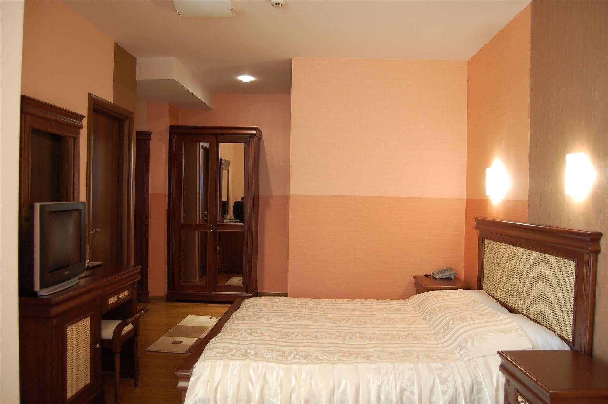 Acapulco Hotel 3*
